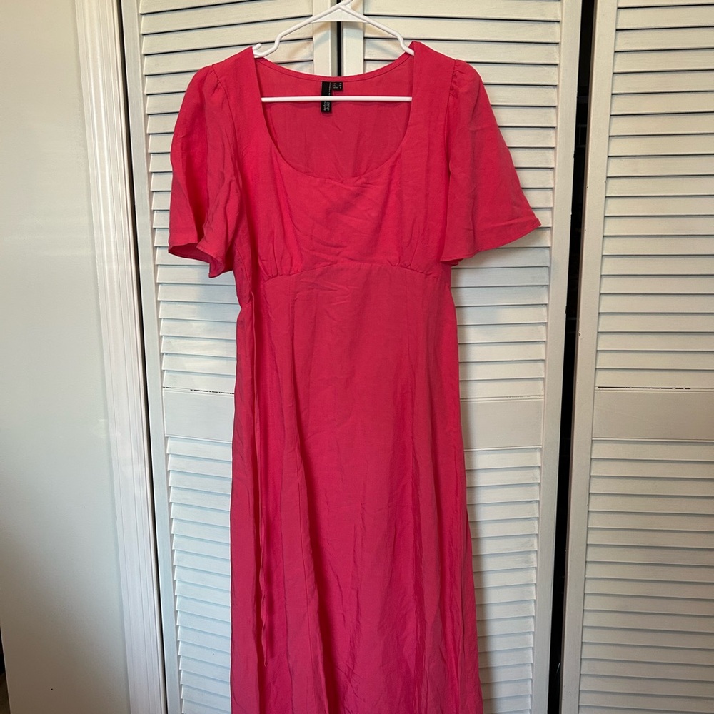 Pink Scoop-Neck Midi Dress with Flutter Sleeves